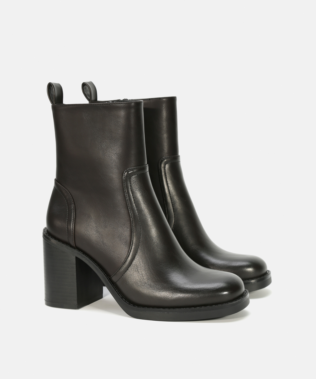 Botines negros tac&oacute;n liso image number null